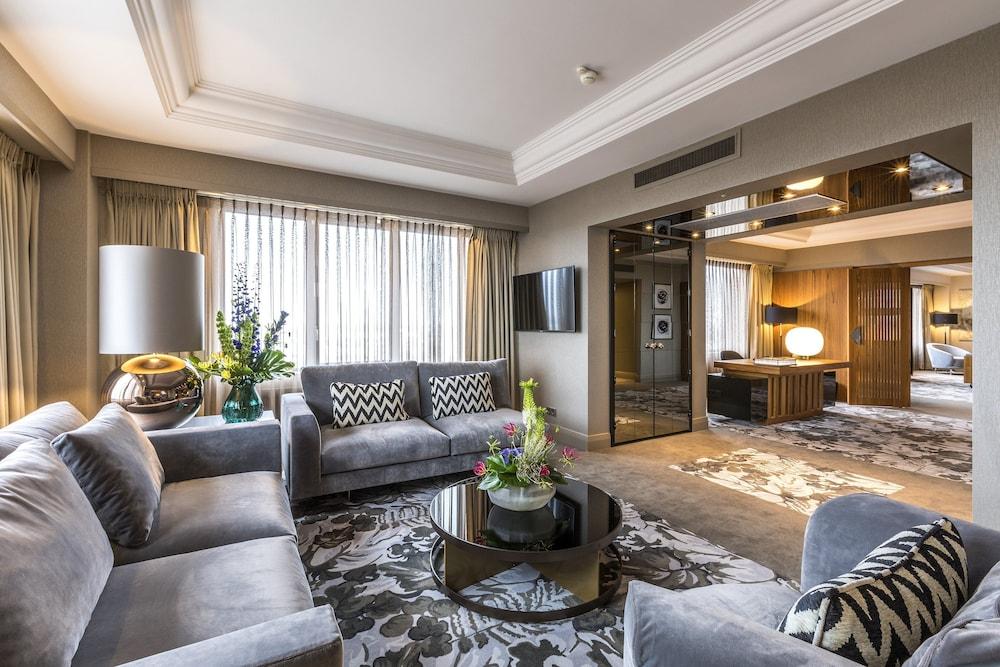 Hotel Okura Amsterdam - The Leading Hotels Of The World Extérieur photo A suite at the hotel