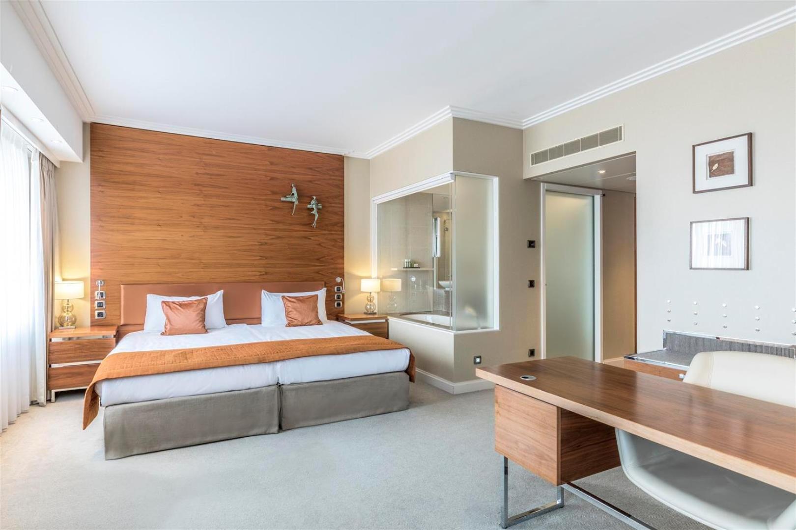 Hotel Okura Amsterdam - The Leading Hotels Of The World Extérieur photo A room at the InterContinental London The O2