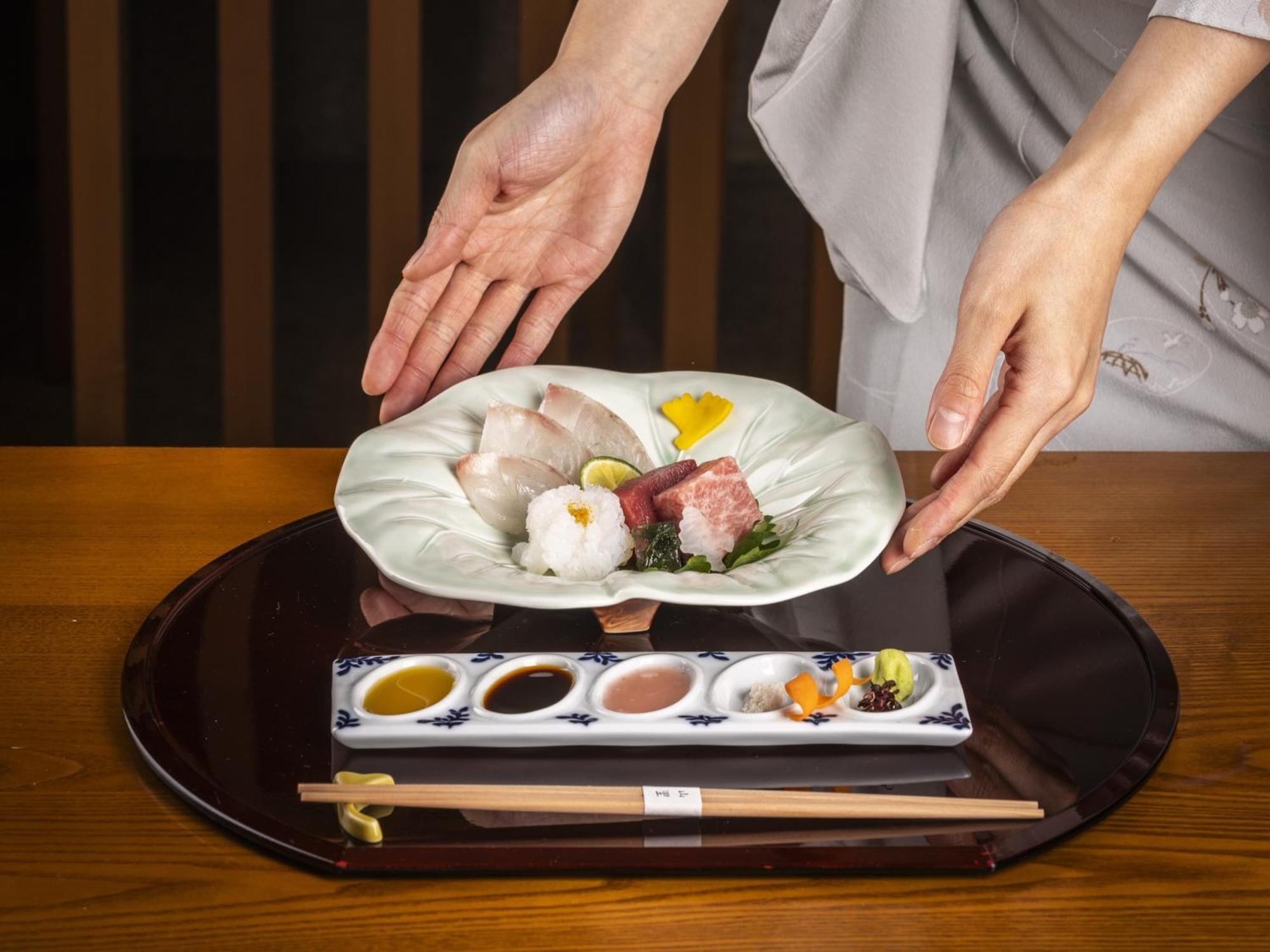 Hotel Okura Amsterdam - The Leading Hotels Of The World Extérieur photo A plate of sashimi