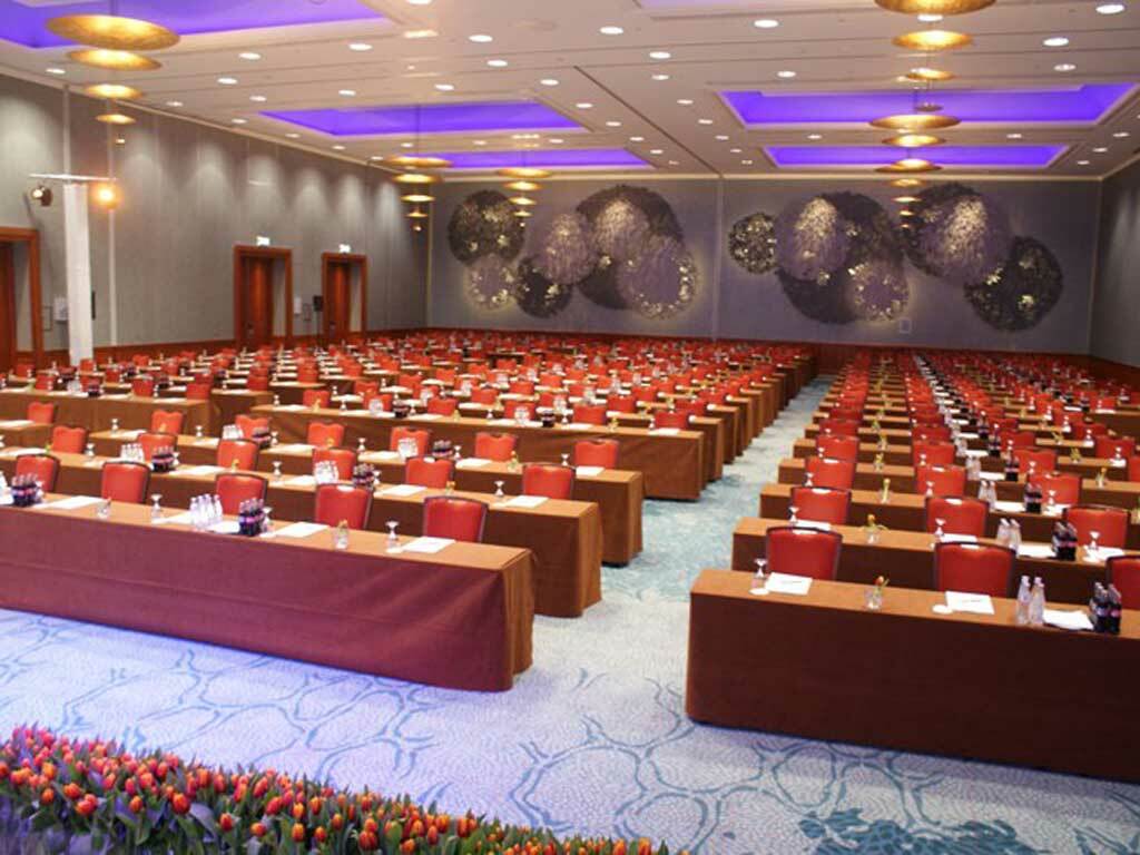 Hotel Okura Amsterdam - The Leading Hotels Of The World Extérieur photo The conference hall of the European Economic and Social Committee