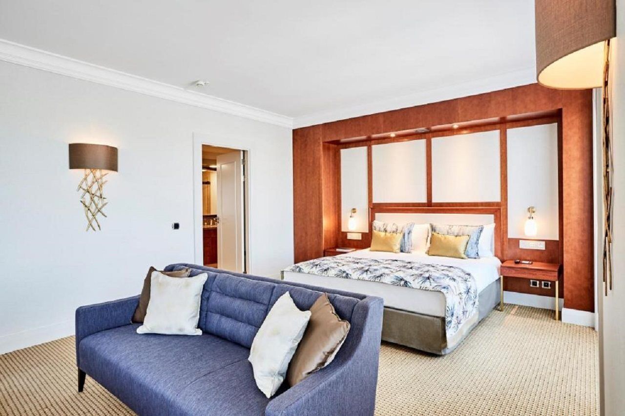 Hotel Okura Amsterdam - The Leading Hotels Of The World Extérieur photo A suite at the InterContinental London