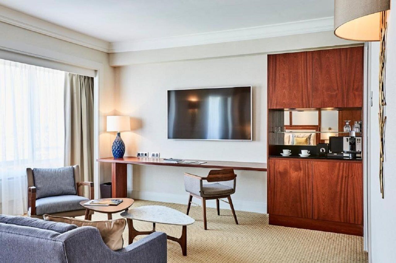 Hotel Okura Amsterdam - The Leading Hotels Of The World Extérieur photo A suite at the hotel