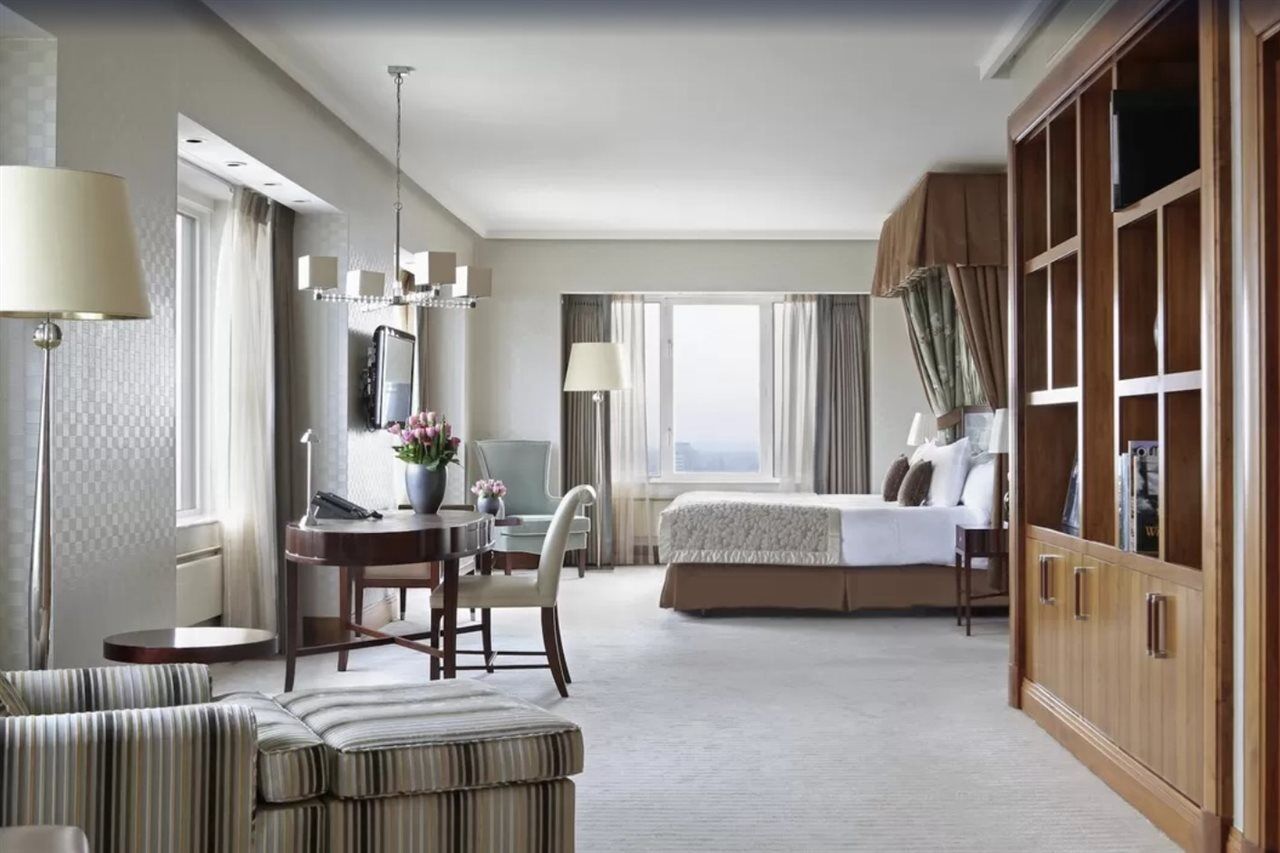 Hotel Okura Amsterdam - The Leading Hotels Of The World Extérieur photo A suite at the Westin Palace, Madrid